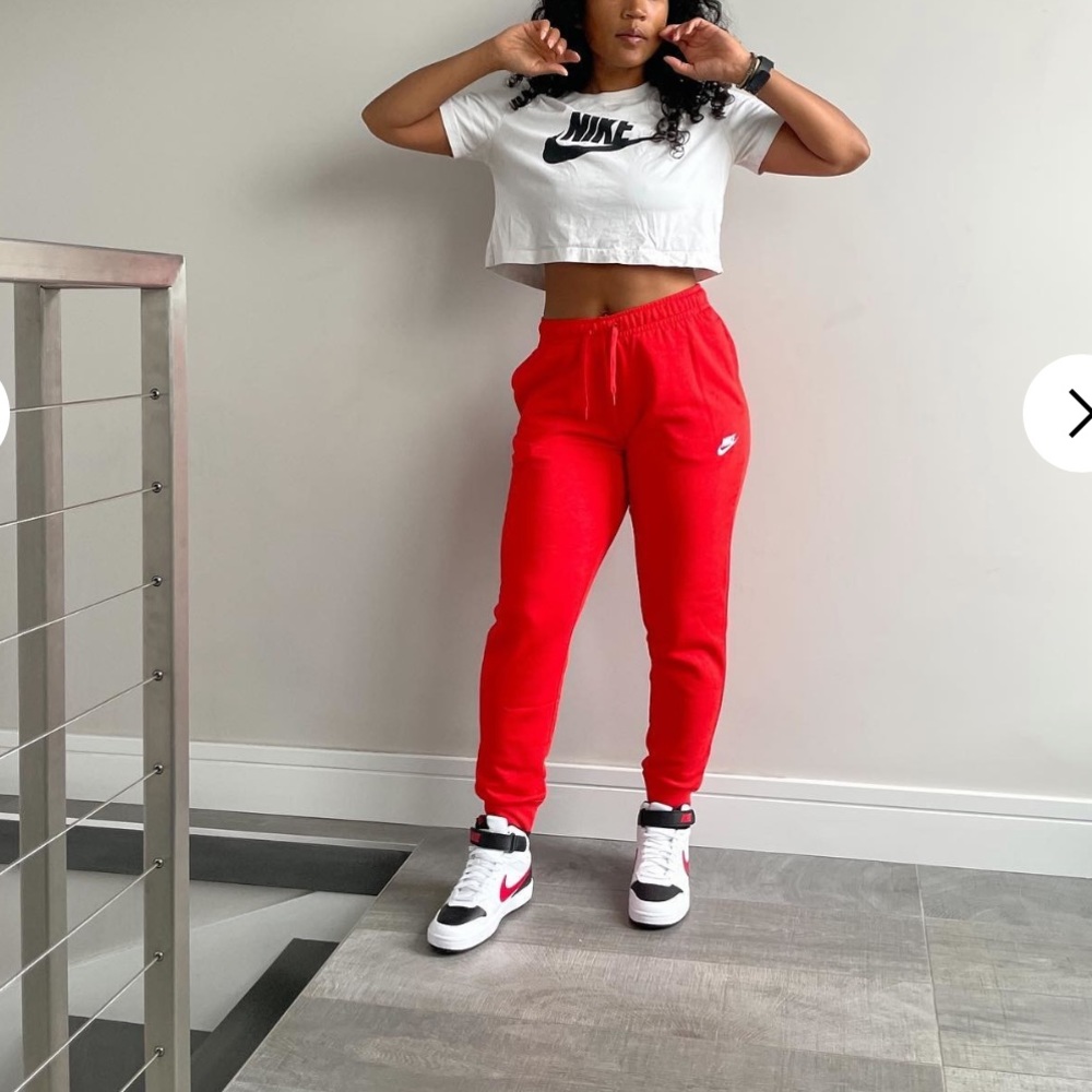 Nike Unisex Sportswear Club Fleece
Joggers - University Red - Picture 6 of 9